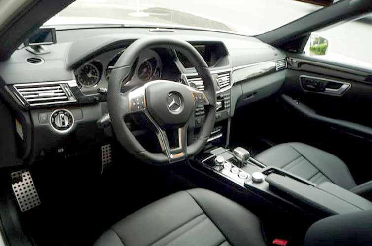 '12 W212 E63BITURBO(�_�C�������h�z���C�g)